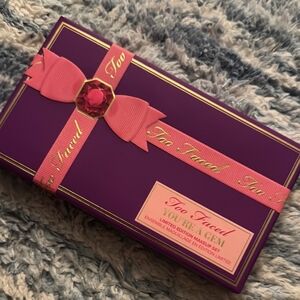 NIB $59💕Too Faced Eyeshadow and Mascara Set in Gold and Purple